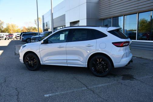 2026 Ford Escape ST-Line Elite