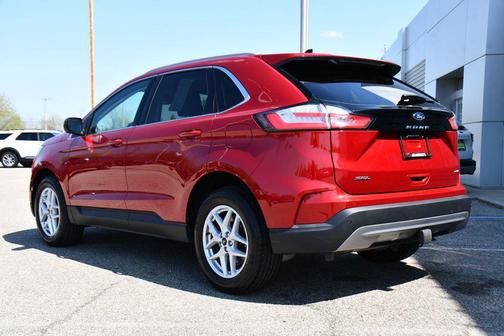 Rapid Red Metallic Tinted Clearcoat 2024 Ford Edge SEL