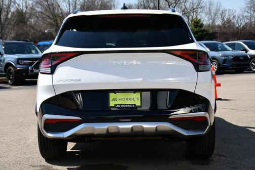 Glacial White Pearl 2023 Kia Sportage SX