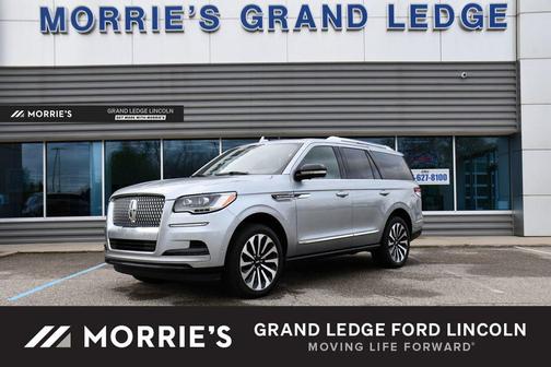 Silver Radiance Metallic Clearcoat 2022 Lincoln Navigator Reserve