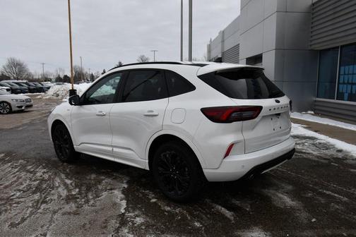2023 Ford Escape ST-Line Elite
