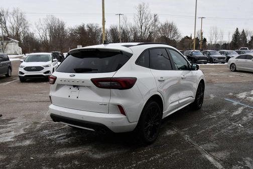 2023 Ford Escape ST-Line Elite
