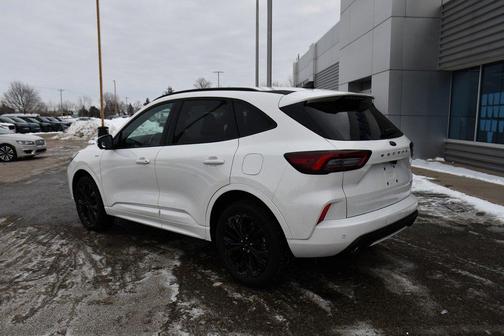 2023 Ford Escape ST-Line Elite