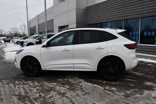 2023 Ford Escape ST-Line Elite