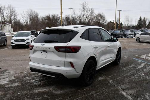 2023 Ford Escape ST-Line Elite