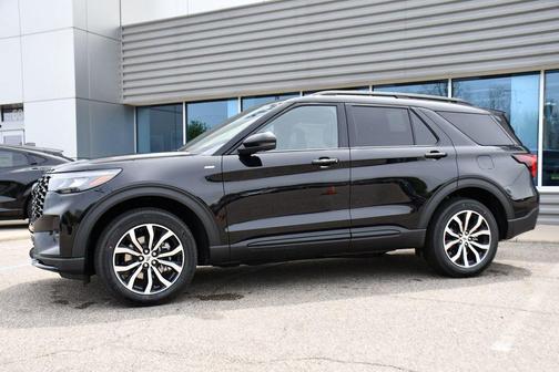 Agate Black Metallic 2026 Ford Explorer ST-Line