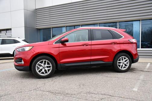 Rapid Red Metallic Tinted Clearcoat 2024 Ford Edge SEL