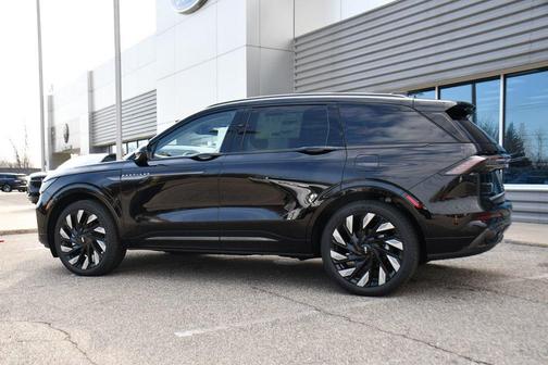 Black Metallic 2026 Lincoln Nautilus Reserve