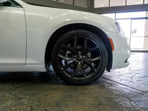 2022 Chrysler 300 S