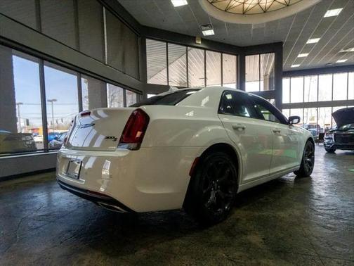 2022 Chrysler 300 S