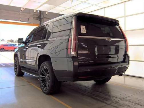 2017 Cadillac Escalade Luxury