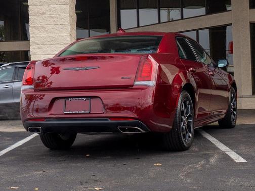 2023 Chrysler 300 Touring