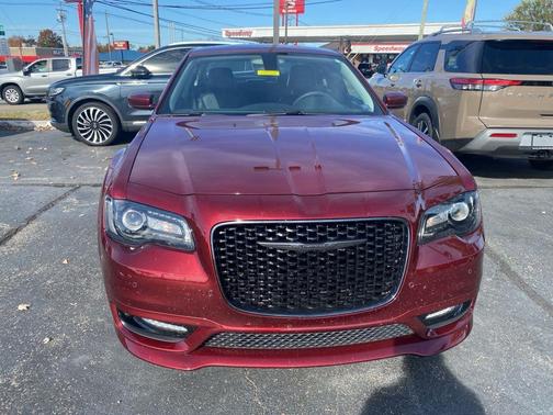 2023 Chrysler 300 Touring