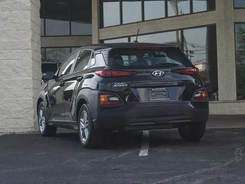 Black 2021 Hyundai KONA SE