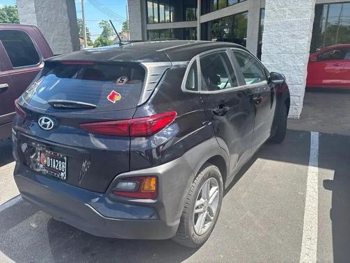 Black 2021 Hyundai KONA SE