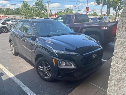 Black 2021 Hyundai KONA SE