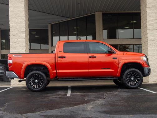 2017 Toyota Tundra SR5