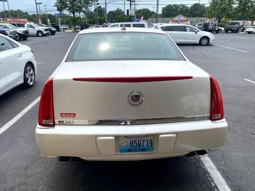 2010 Cadillac DTS Base