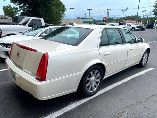 2010 Cadillac DTS Base
