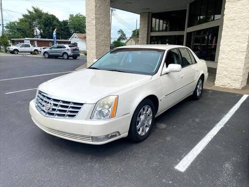 2010 Cadillac DTS Base