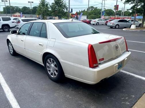 2010 Cadillac DTS Base