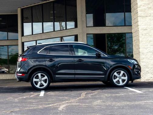 2015 Lincoln MKC Base
