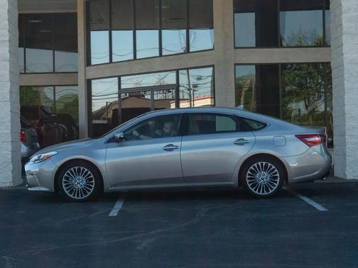 Beige 2016 Toyota Avalon Limited