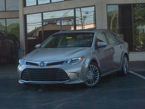 Beige 2016 Toyota Avalon Limited
