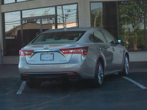 Beige 2016 Toyota Avalon Limited