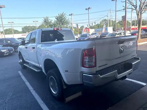 2024 RAM 3500 Big Horn Crew Cab 4x4 8' Box