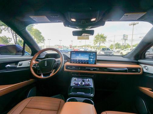 2022 Lincoln Nautilus Black Label