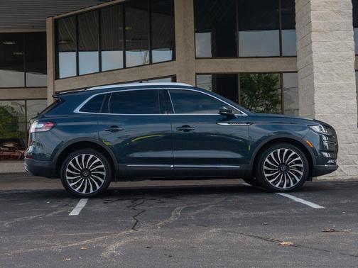 2022 Lincoln Nautilus Black Label