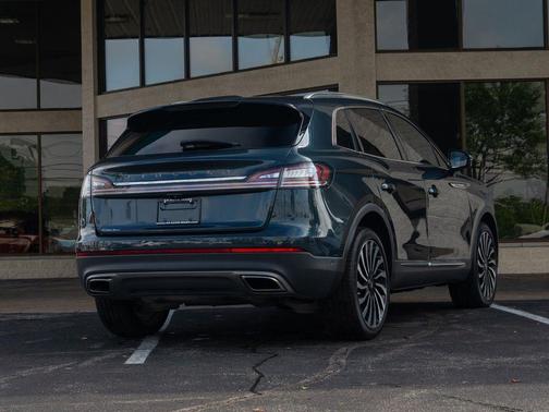 2022 Lincoln Nautilus Black Label