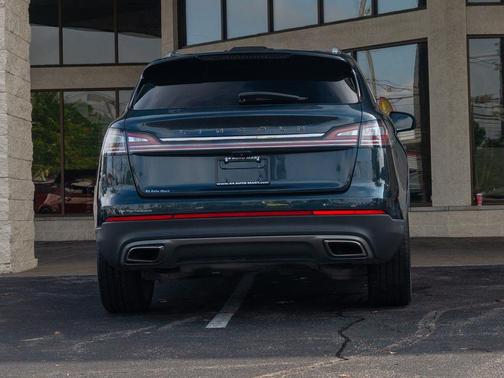 2022 Lincoln Nautilus Black Label