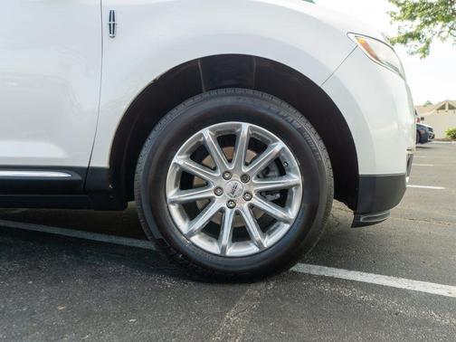 2011 Lincoln MKX Base