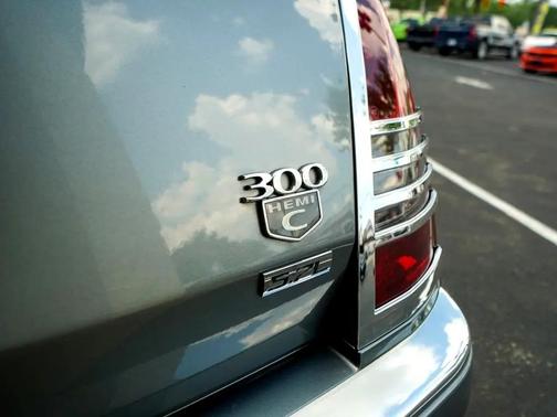 2007 Chrysler 300C Base