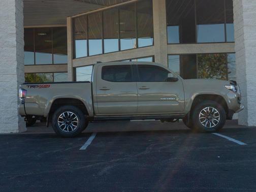 2020 Toyota Tacoma TRD Sport