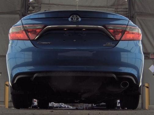 2016 Toyota Camry SE w/Special Edition Pkg