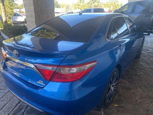 2016 Toyota Camry SE w/Special Edition Pkg