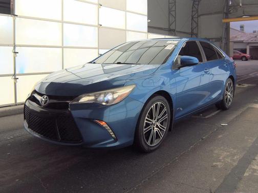 2016 Toyota Camry SE w/Special Edition Pkg