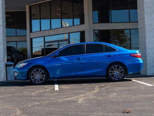2016 Toyota Camry SE w/Special Edition Pkg
