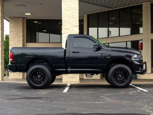 2017 RAM 1500 Night Regular Cab 4x4 6'4' Box