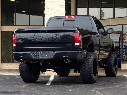 2017 RAM 1500 Night Regular Cab 4x4 6'4' Box