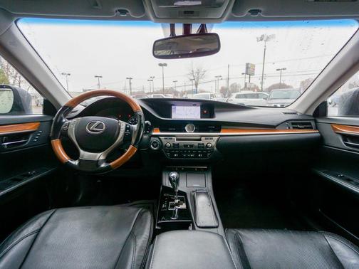 2014 Lexus ES 300h Base