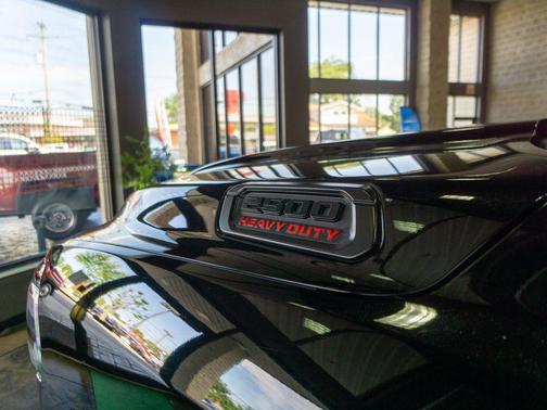 2019 RAM 2500 Laramie Crew Cab 4x4 6'4' Box