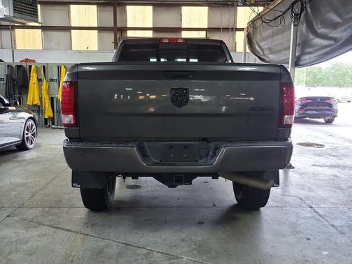 2018 RAM 2500 Laramie Crew Cab 4x4 6'4' Box