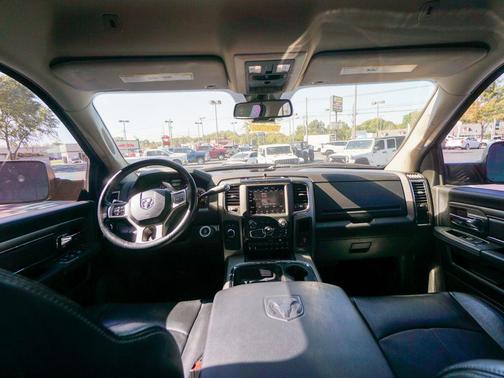 2018 RAM 2500 Laramie Crew Cab 4x4 6'4' Box
