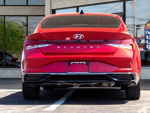 2022 Hyundai ELANTRA SEL