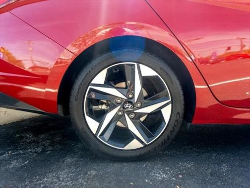 2022 Hyundai ELANTRA SEL