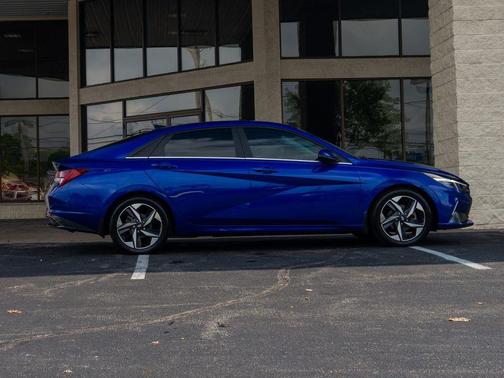 2023 Hyundai ELANTRA HEV Limited
